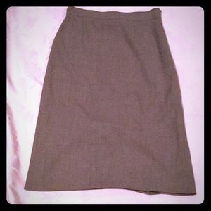 Elie Tahari Skirt w/ kick pleats in back